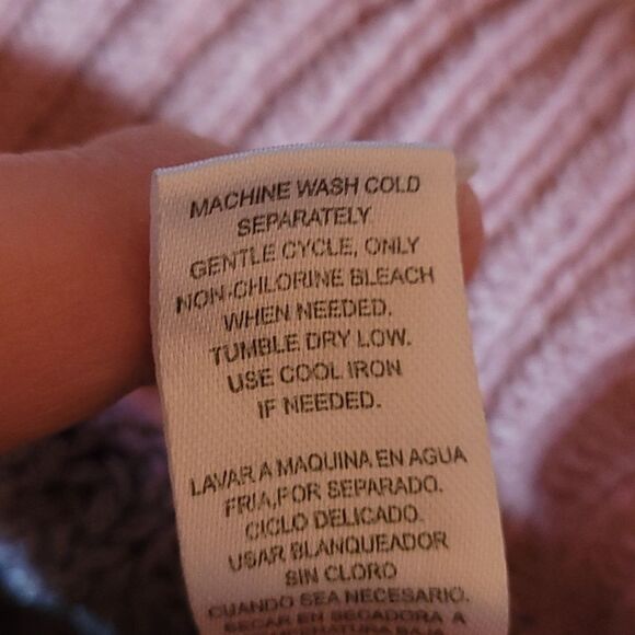 Full Circle Trends Distressed woman's sweater size large - Picture 5 of 6